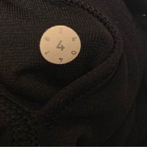 Lululemon Align Crop Black Size 4 Flawed See Pics Athletic Running Yoga - Picture 3 of 9